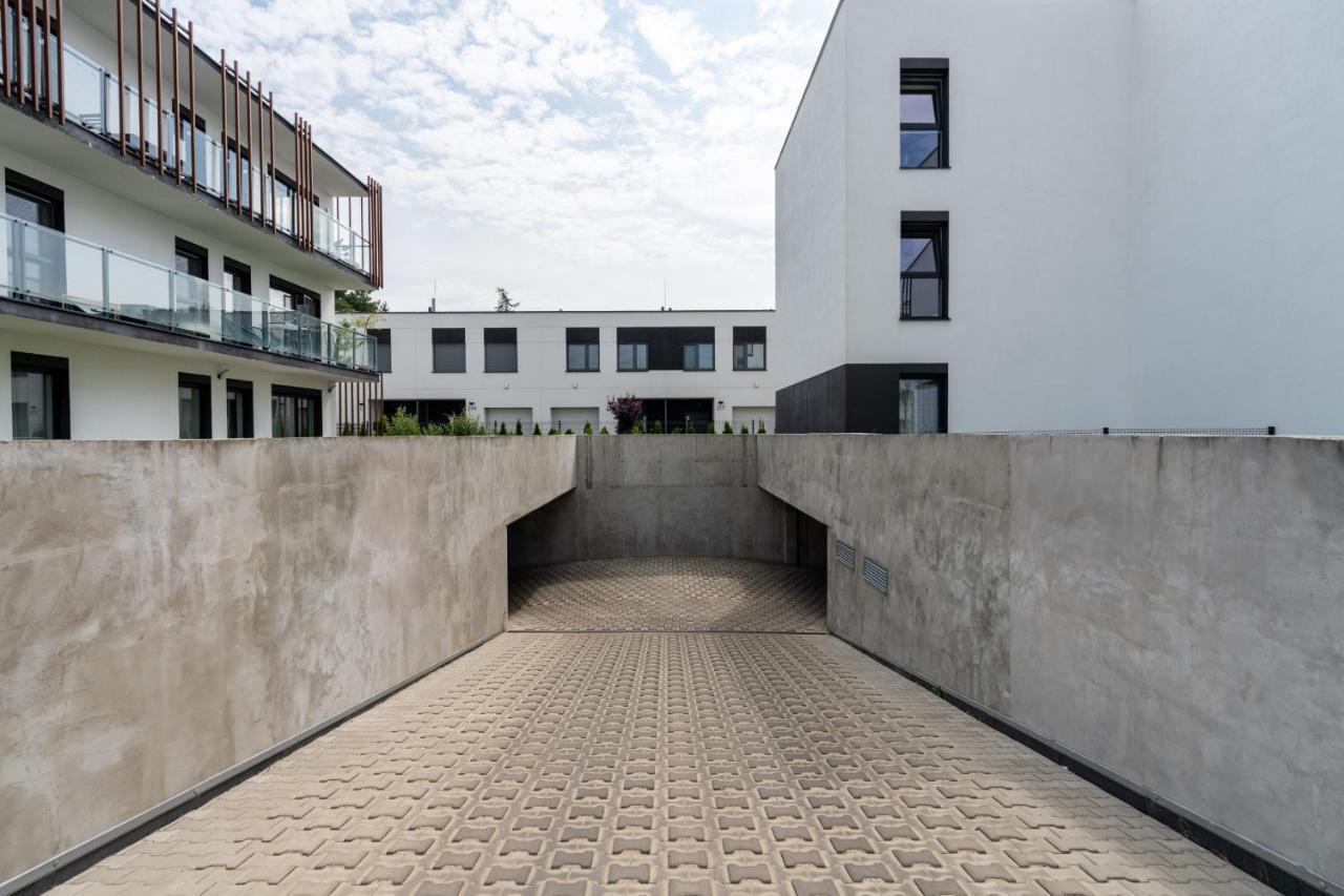 Modern Apartment With Balcony & Free Garage Poznan By Noclegi Renters ภายนอก รูปภาพ